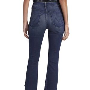 MOTHER HOLY RASCAL DISTRESSED RAW HEM BLUE JEAN GREAT TEXTURE COMFORTABLE WEAR.